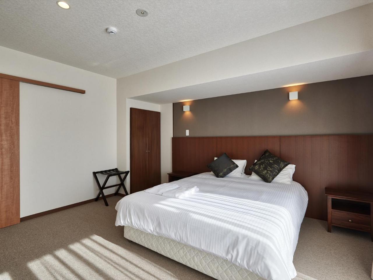 Creass Hotel Tsubogawa Marche Naha Exteriör bild