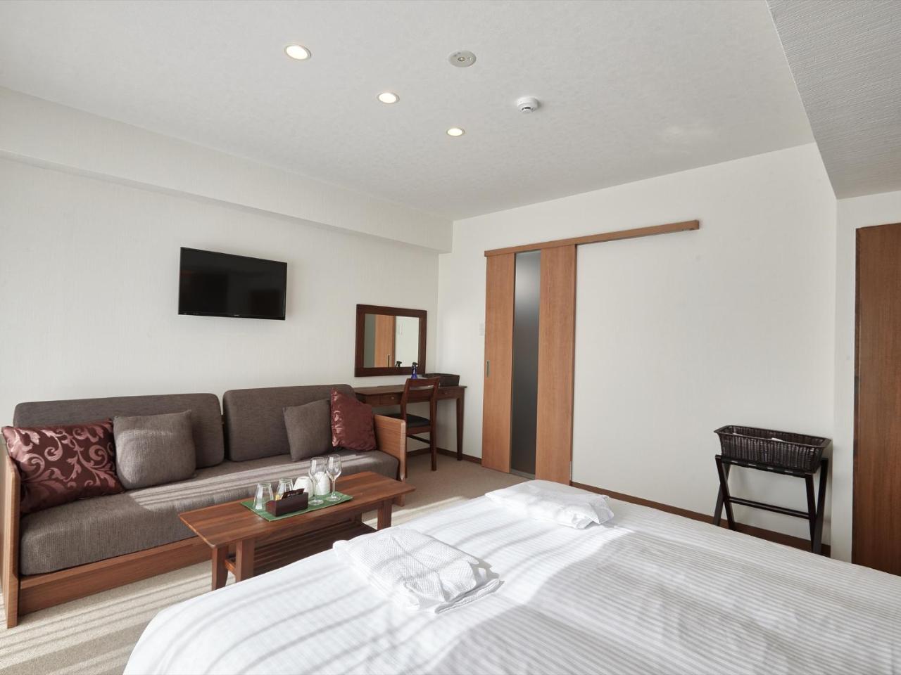 Creass Hotel Tsubogawa Marche Naha Exteriör bild